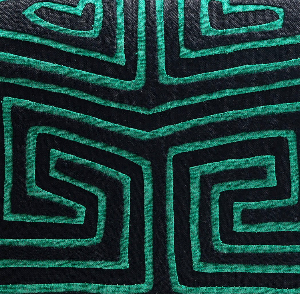 Maisi in Green Clutch