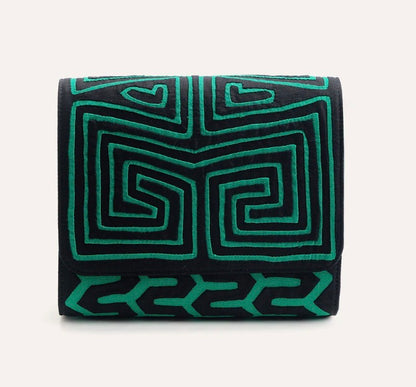 Maisi in Green Clutch