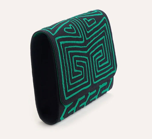 Maisi in Green Clutch