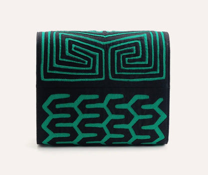 Maisi in Green Clutch