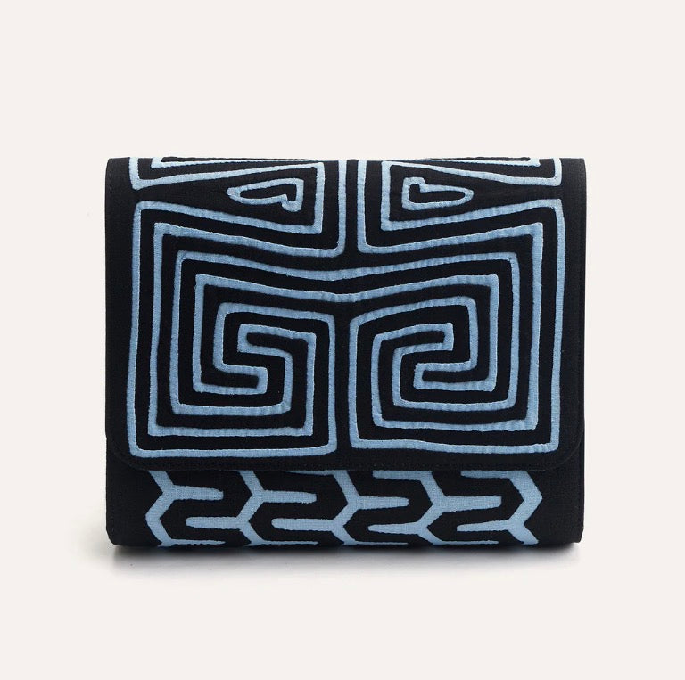 Maisi in Light Blue Clutch