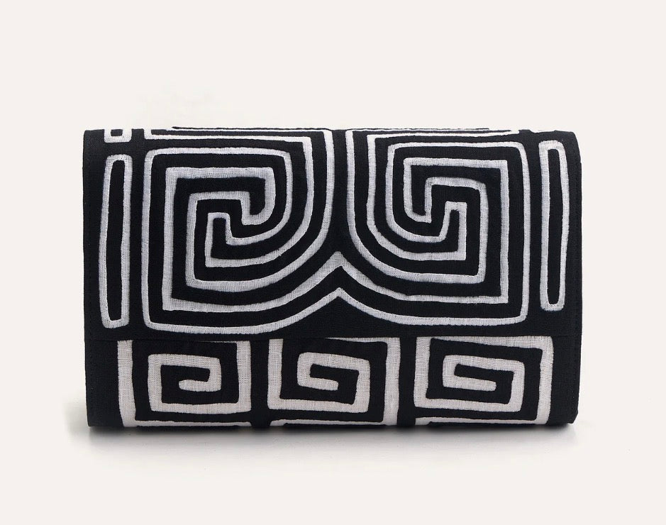 Guna in Black Baguette