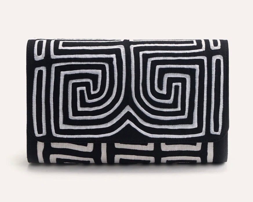 Guna in Black Baguette