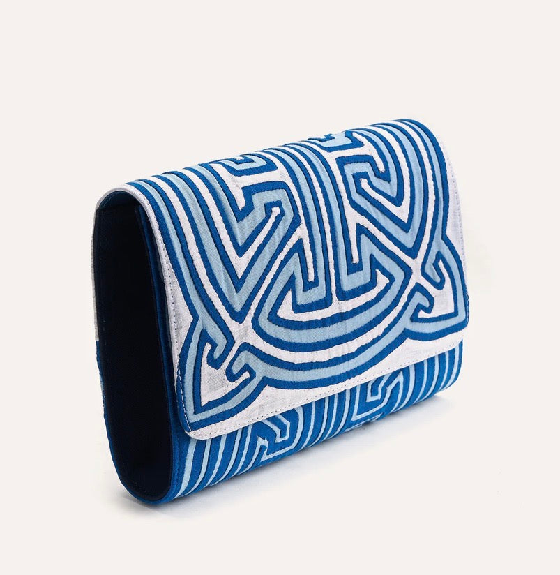 Uaya Clutch