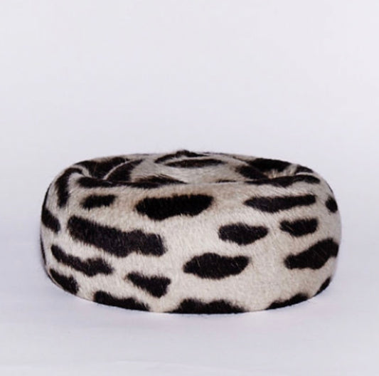 Jackie Pillbox Giraffe