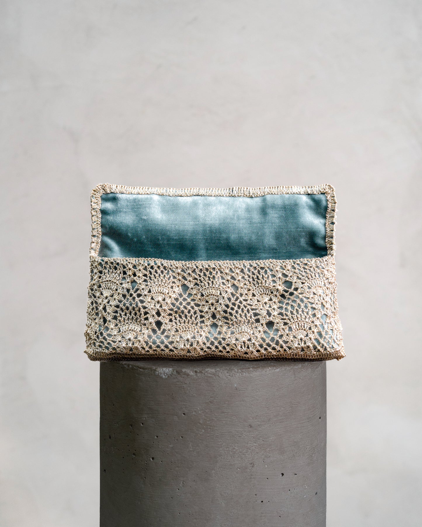 Pineapple Clutch - White Gold and Turquoise Lining